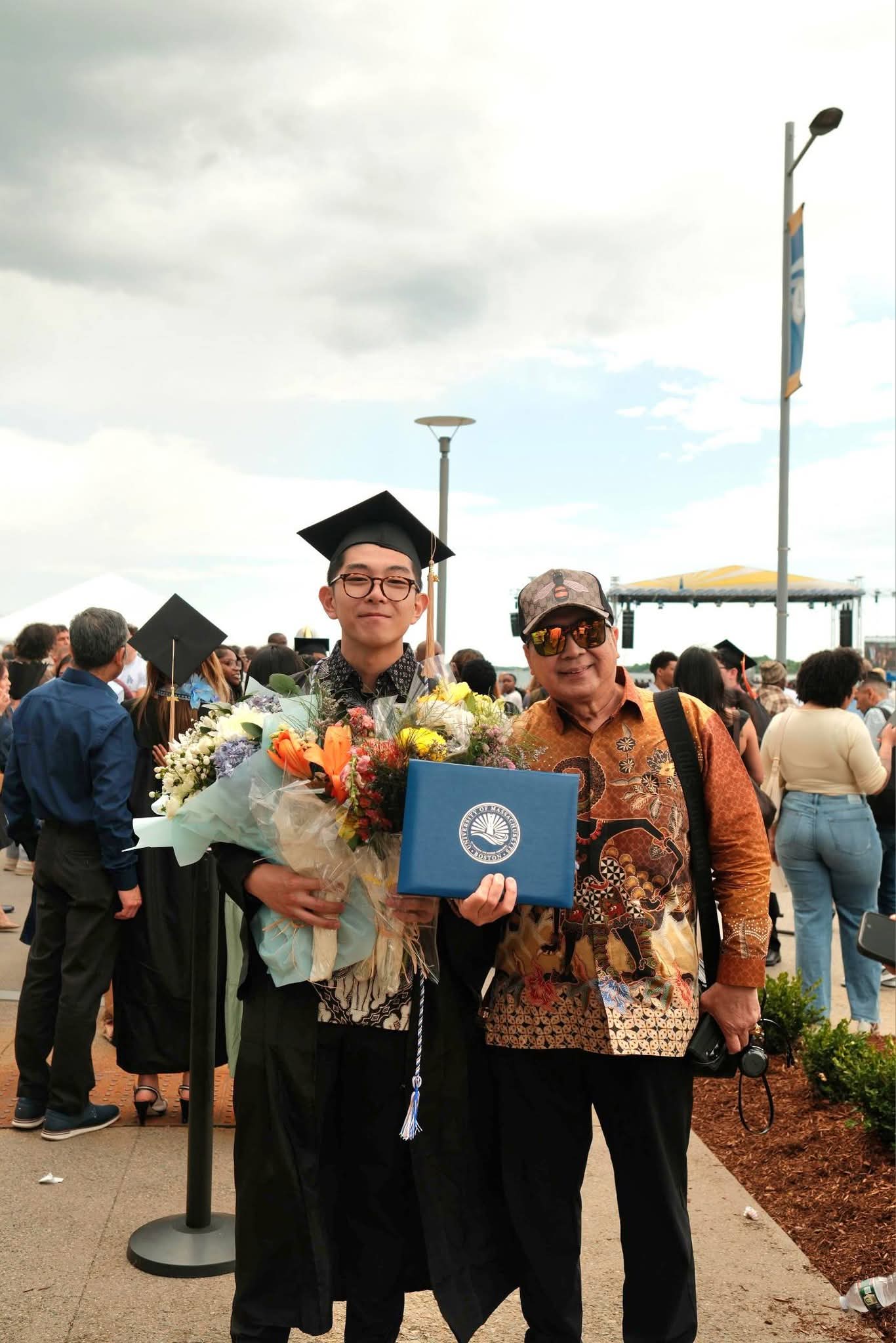 Dari Boston untuk Masa Depan: Ketika Matthew Massie Winoto Membawa Kebanggaan Keluarga Hingga Panggung Wisuda Internasional