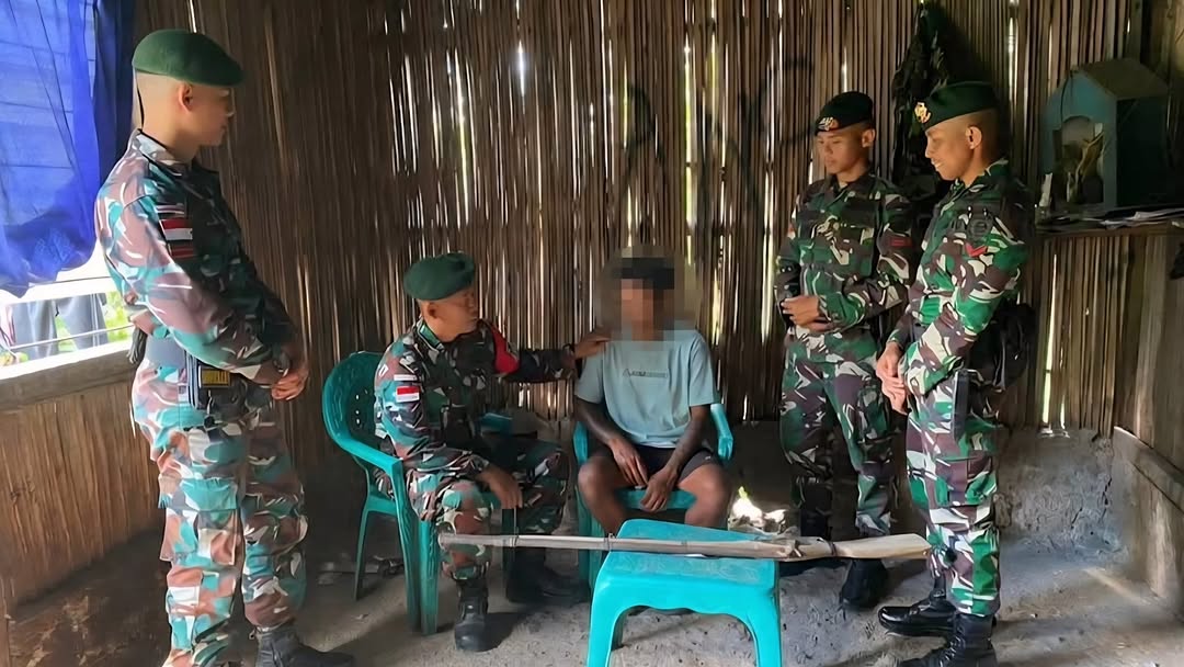 Pendekatan Humanis Satgas Yonarmed 12 Kostrad Berbuah Kepercayaan, Warga Perbatasan Serahkan Senjata Api Secara Sukarela