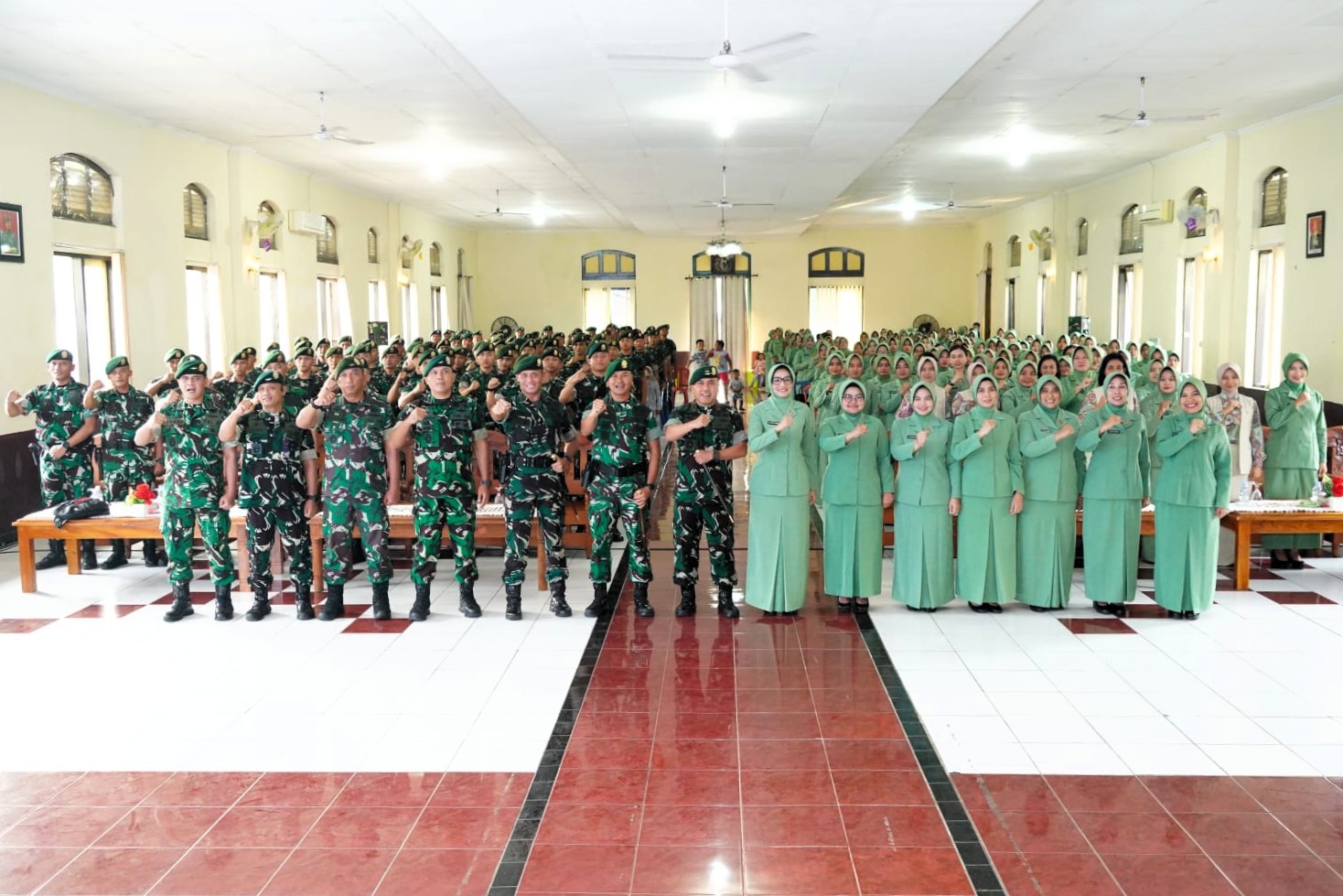 Pangdivif 2 Kostrad Tekankan Penguatan Budaya Kerja dan Kesiapan Tempur di Yonarmed 11