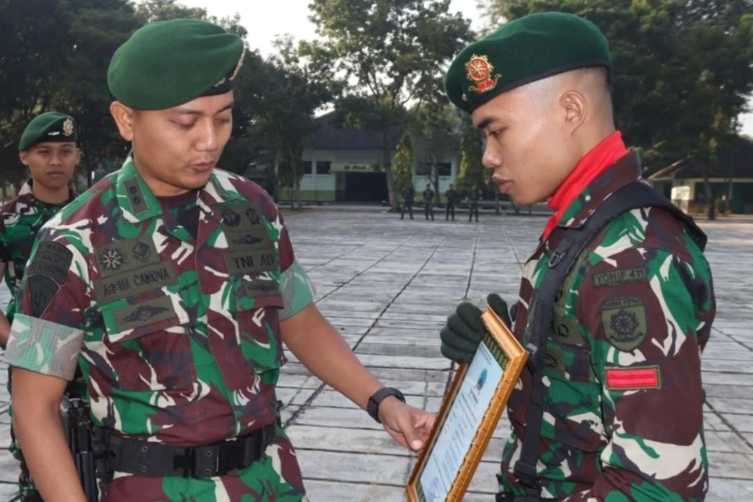 Prestasi Tak Datang Sendiri, Brigif 6 Kostrad Ganjar Prajurit Berprestasi dengan Penghargaan Khusus
