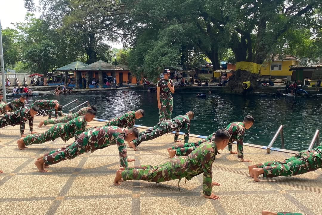 Latihan Penerjunan Jadi Sarana Membangun Kepercayaan Publik, Pangdivif 3 Kostrad Hadirkan Pengabdian yang Menyentuh Masyarakat