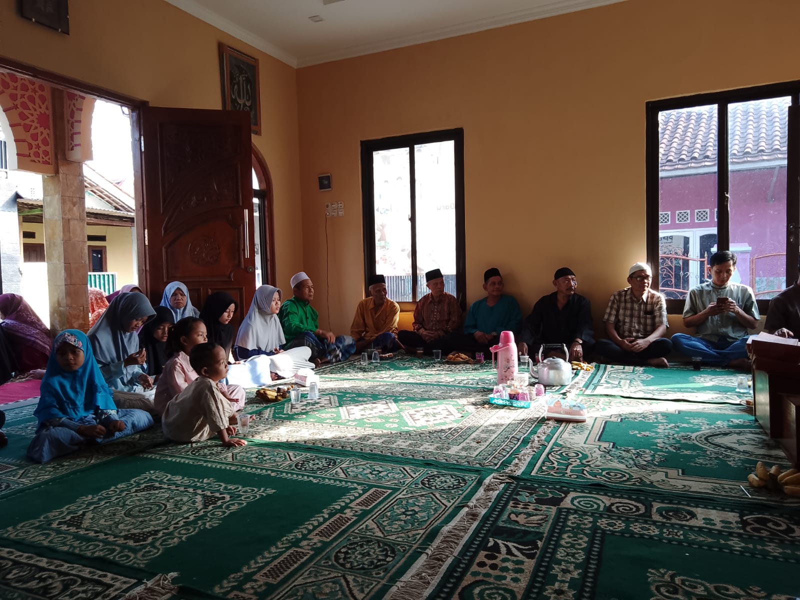Celengan Warga Jadi Harapan Anak Yatim, Kebersamaan Kampung Kelapa Tiga Himpun Rp24,11 Juta