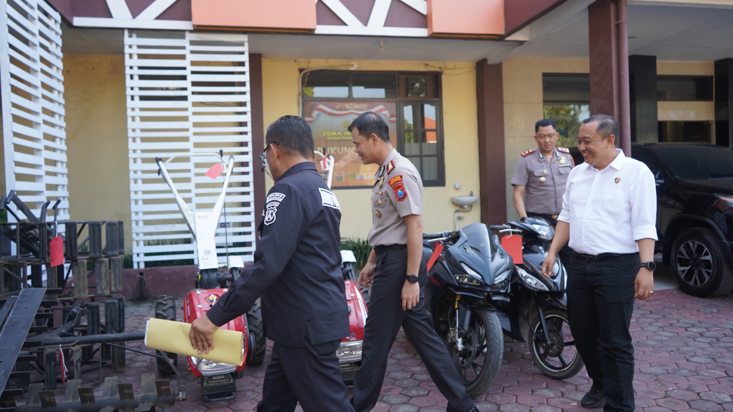 Dua Pelaku Pencurian Traktor di Gudang DKP3 Kota Probolinggo Ditangkap, Polisi Amankan Barang Bukti Lengkap