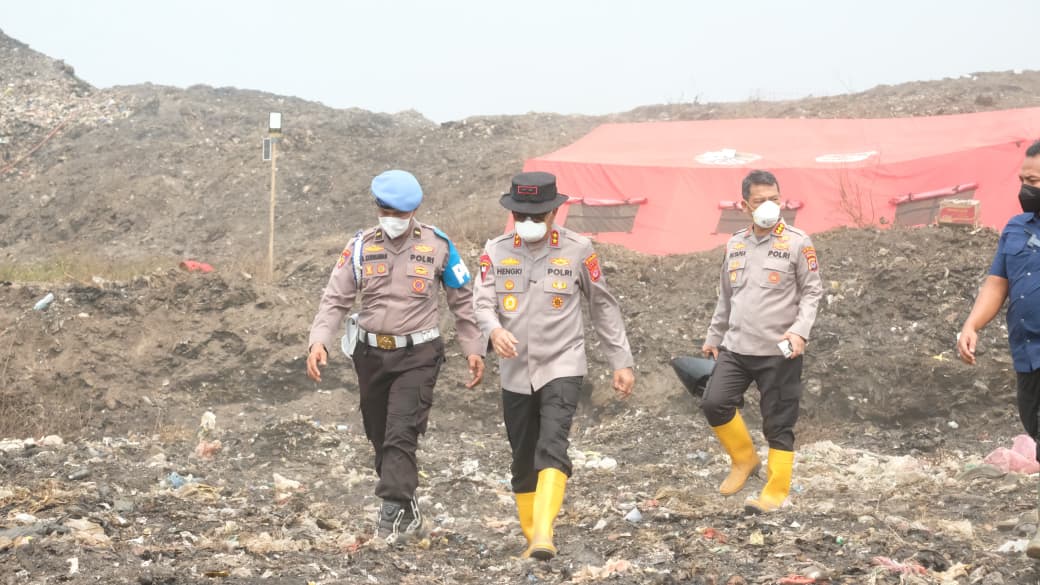 Kapolda Banten Pastikan Penanganan Kebakaran TPA Jatiwaringin Berjalan Optimal