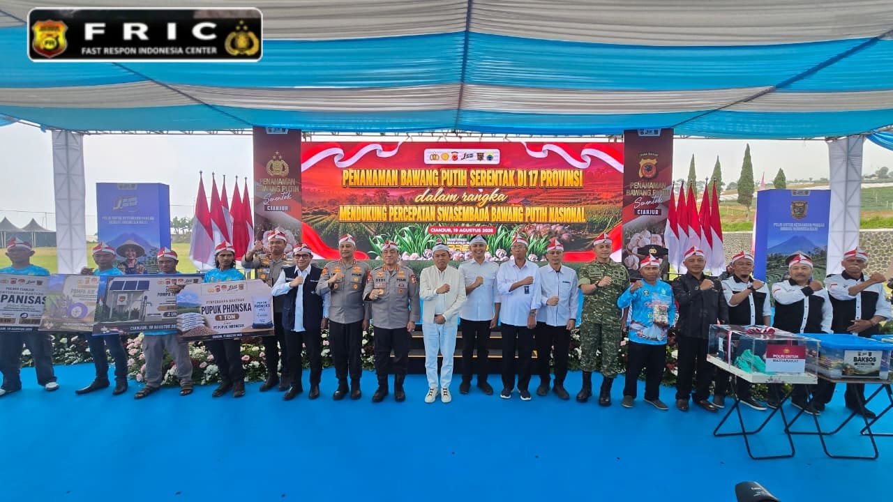 Wakapolri Berikan bansos 1.000 paket untuk 2 Gapoktan Bawang putih di Cianjur